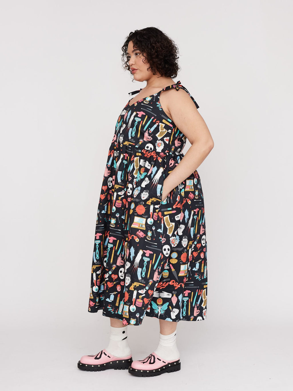 model:Inealys wears size 8 and is 5’9