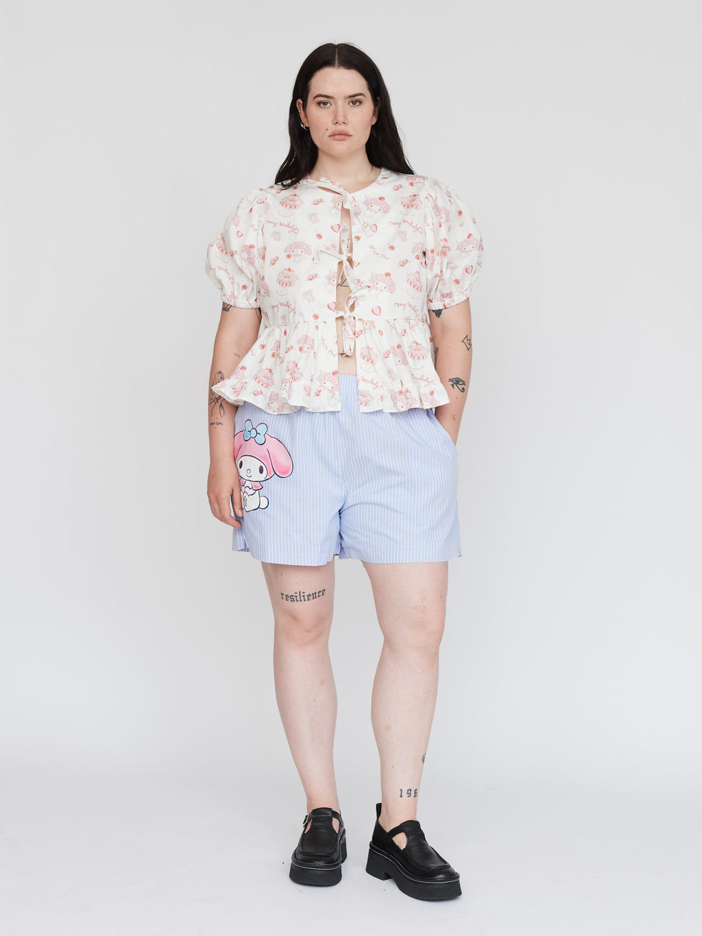 model:Salome wears size XXL and is 5’11”,