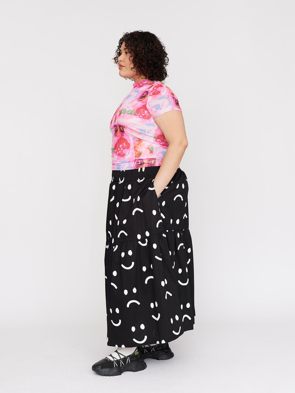 model:Naran wears size 18 and is 5’9”