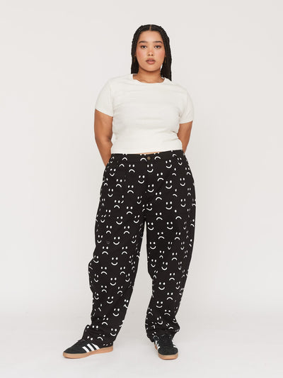 collection-curve,Collection-women-landing, collection-women-new-in-1, collection-womens-trousers,model:model:Zaynab wears size 38" and is 5’8”