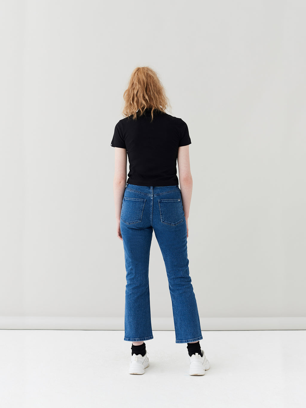 LO Straight Leg Jeans - Mid Wash